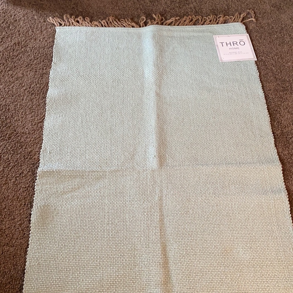 Thro Home Accent Rug - Picture 2 of 5